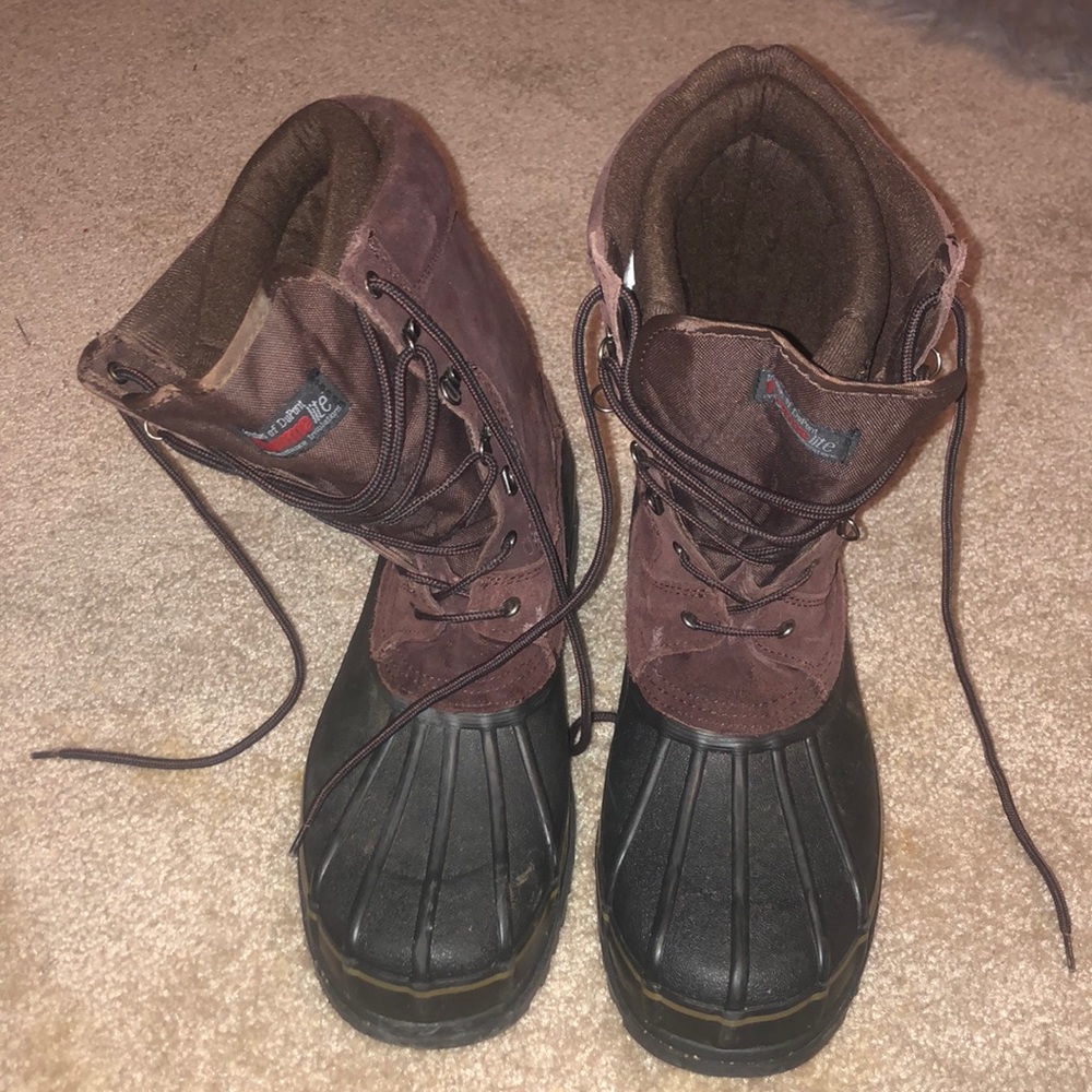 Snow boots